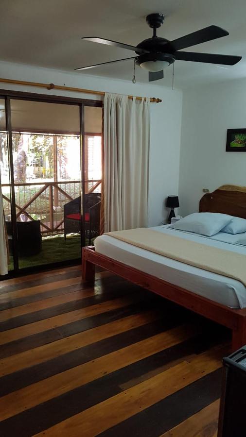Hotel Bugabutik Puerto Viejo de Talamanca Extérieur photo