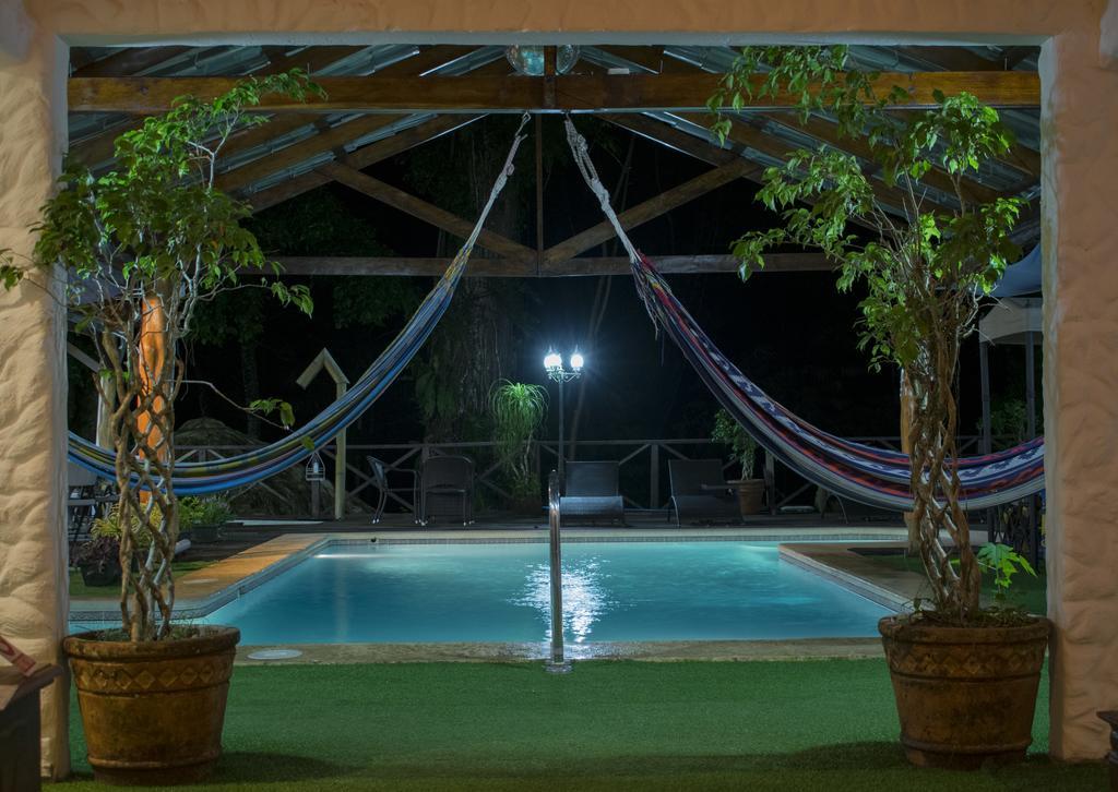 Hotel Bugabutik Puerto Viejo de Talamanca Extérieur photo