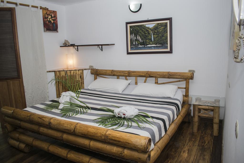 Hotel Bugabutik Puerto Viejo de Talamanca Extérieur photo